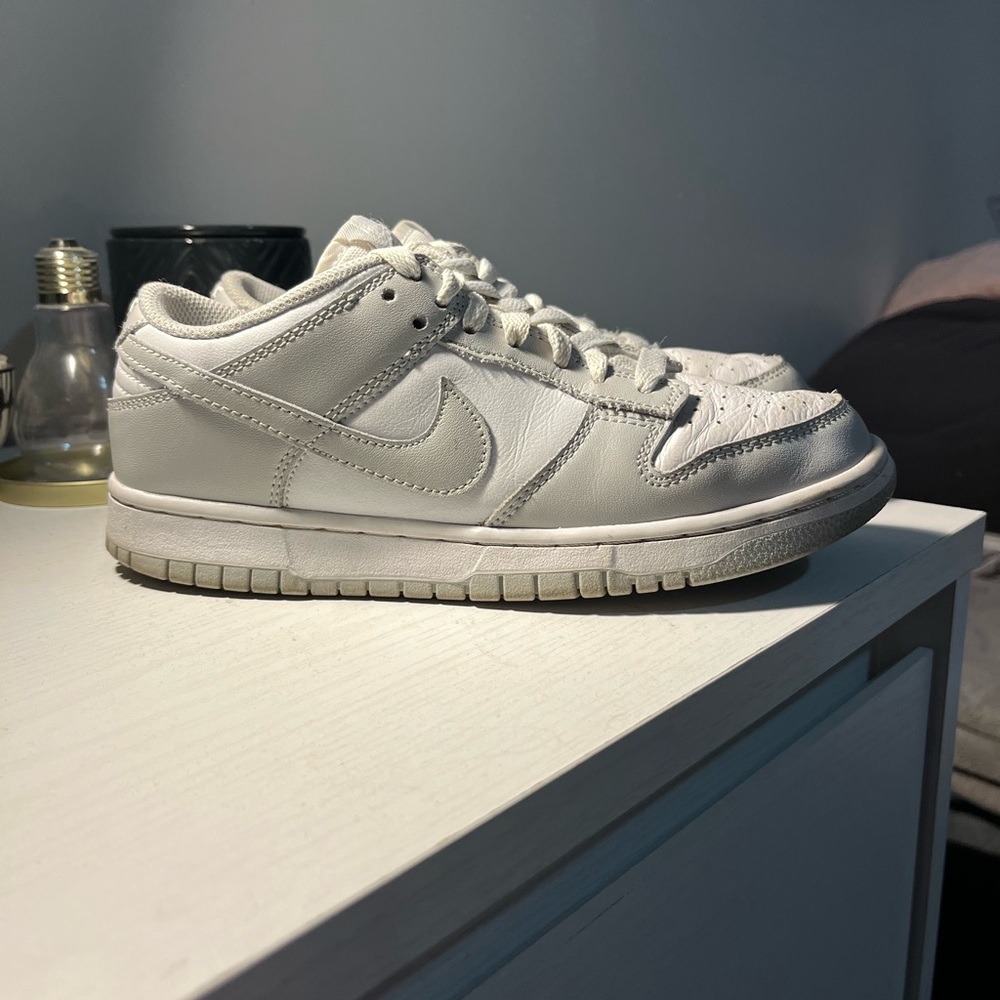Nike Dunk Low Women’s “Photon Dust” white/grey